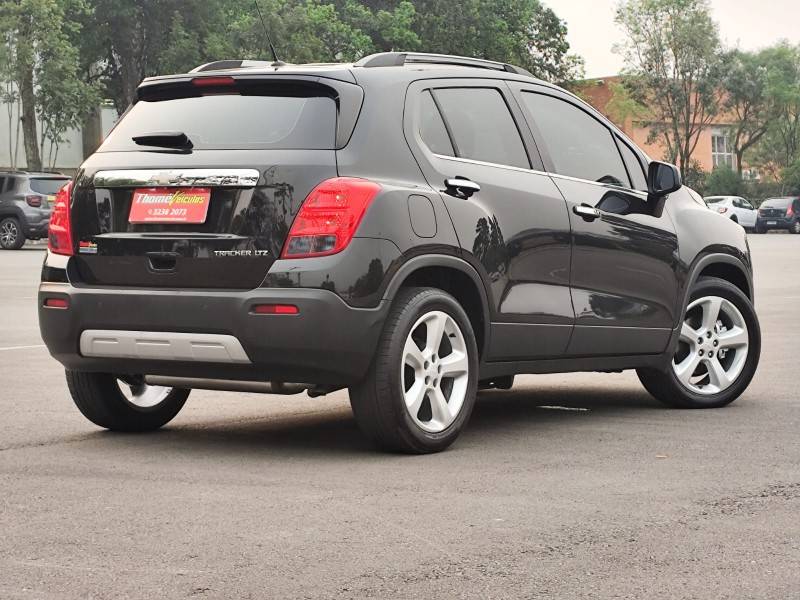 CHEVROLET - TRACKER - 2015/2015 - Prata - R$ 67.900,00