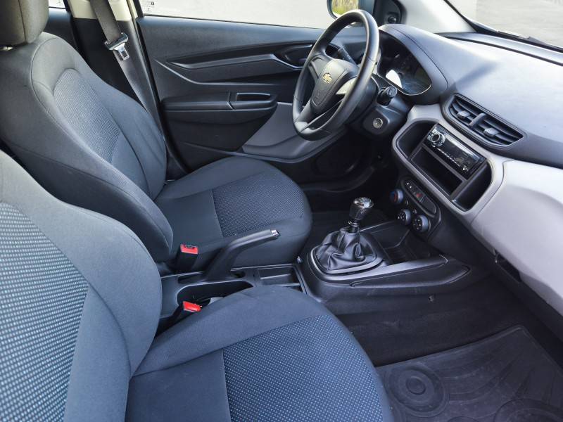 CHEVROLET - ONIX - 2018/2018 - Prata - R$ 48.900,00