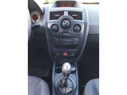 RENAULT - MÉGANE - 2010/2011 - Preta - R$ 31.900,00