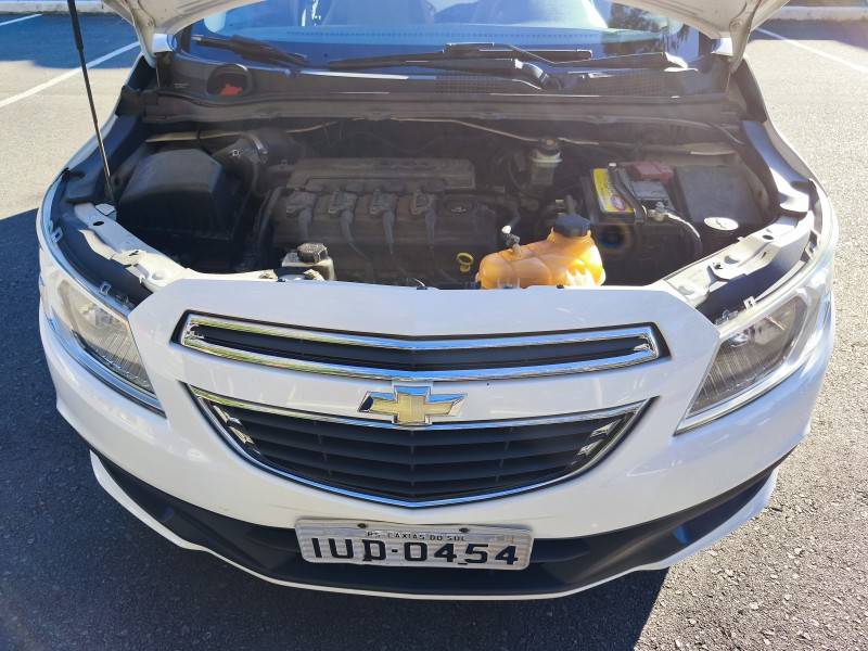 CHEVROLET - PRISMA - 2013/2013 - Branca - R$ 41.900,00