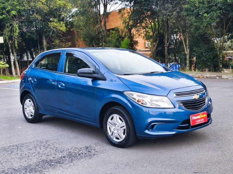 CHEVROLET - ONIX - 2015/2015 - Prata - R$ 46.900,00