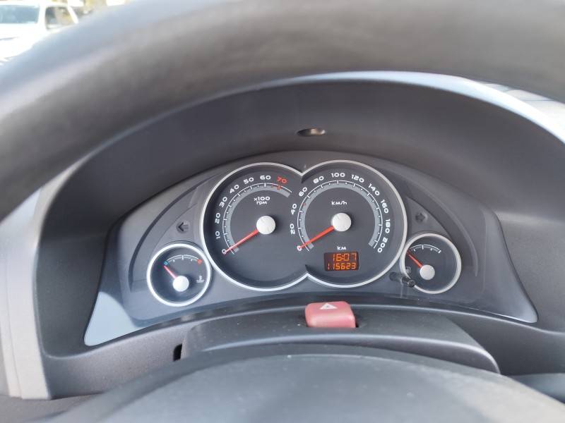 CHEVROLET - PRISMA - 2010/2011 - Vermelha - R$ 29.900,00
