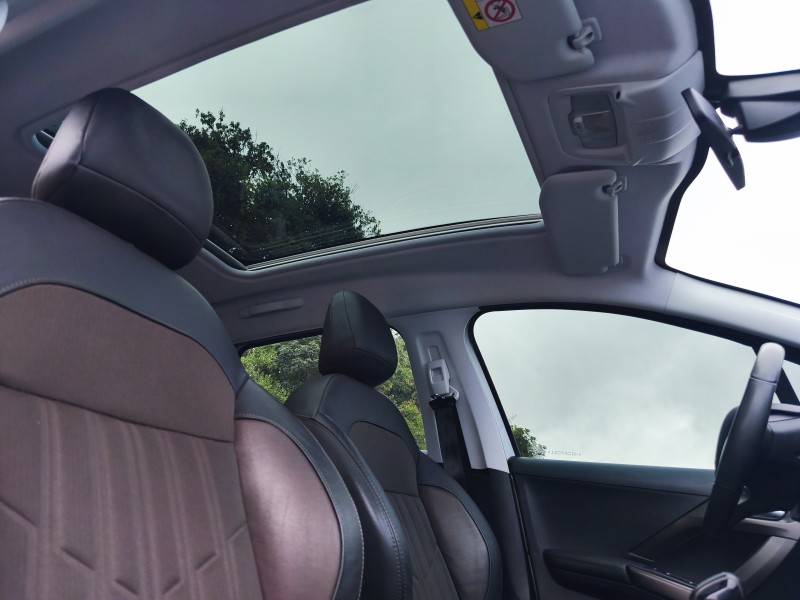 PEUGEOT - 2008 - 2017/2017 - Prata - R$ 57.900,00