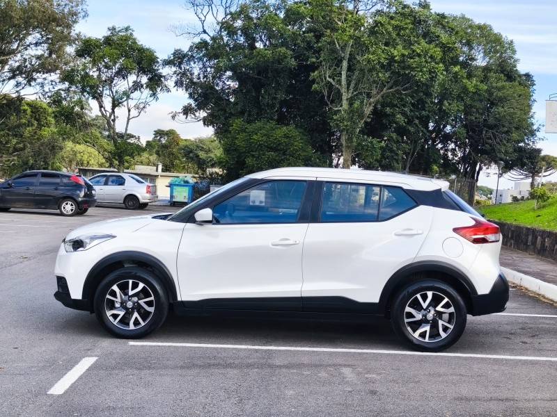 NISSAN - KICKS - 2021/2021 - Branca - R$ 89.900,00