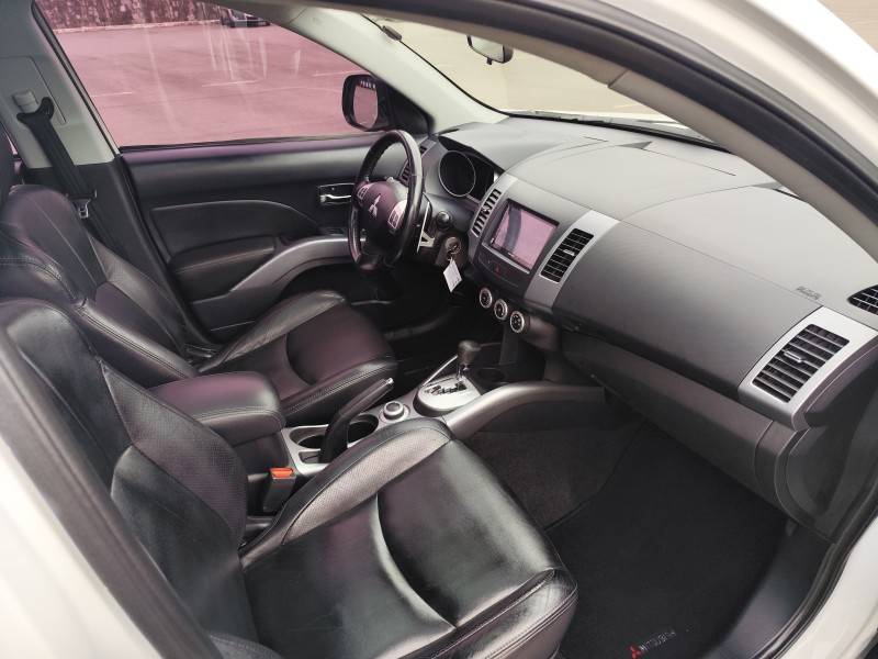 MITSUBISHI - OUTLANDER - 2011/2011 - Branca - R$ 59.900,00
