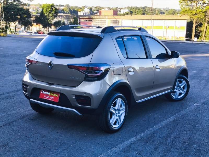RENAULT - SANDERO - 2024/2024 - Dourada - R$ 79.900,00