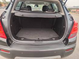 CHEVROLET - TRACKER - 2015/2015 - Prata - R$ 67.900,00