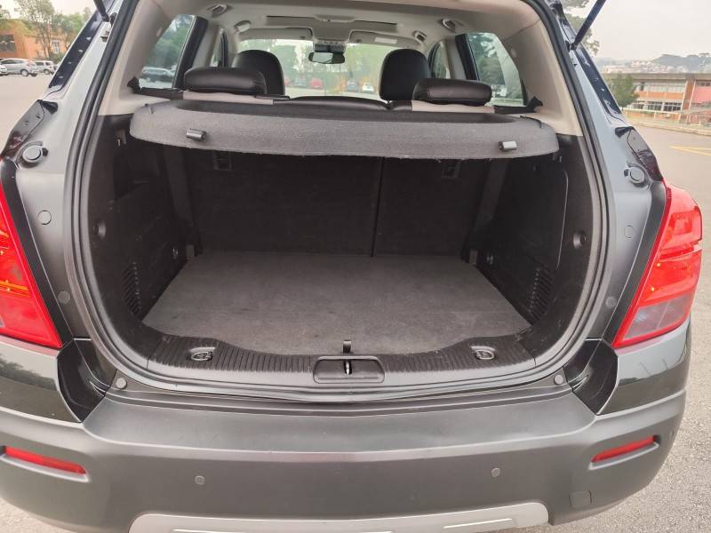 CHEVROLET - TRACKER - 2015/2015 - Prata - R$ 67.900,00