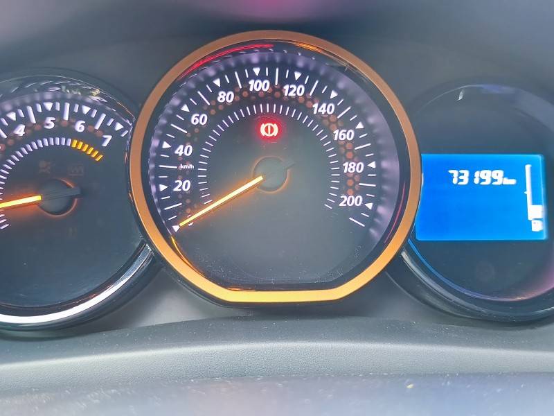 RENAULT - SANDERO - 2018/2018 - Branca - R$ 55.900,00