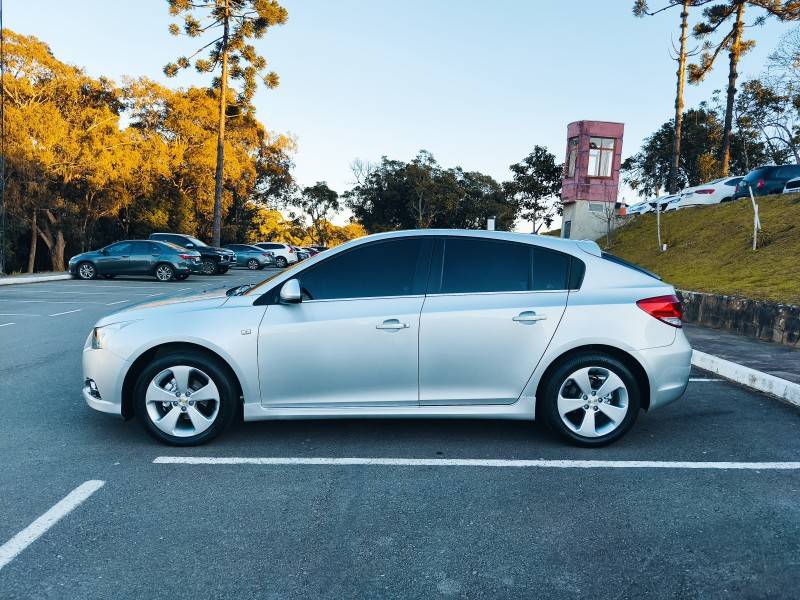 CHEVROLET - CRUZE - 2014/2014 - Prata - R$ 62.900,00