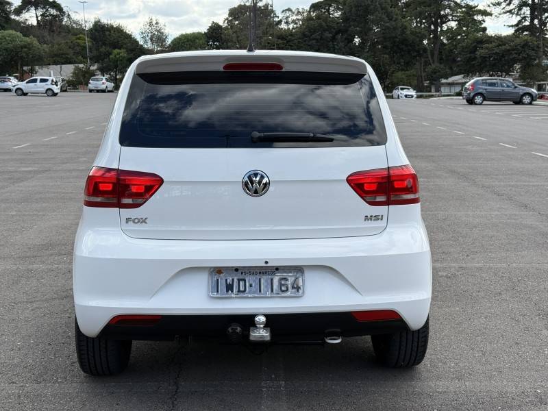 VOLKSWAGEN - FOX - 2014/2015 - Branca - R$ 48.900,00
