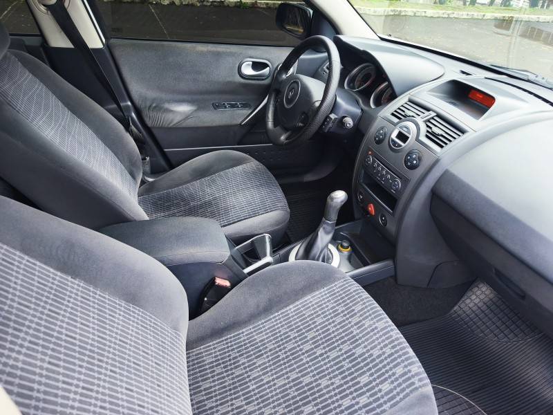 RENAULT - MÉGANE - 2011/2011 - Branca - R$ 34.900,00