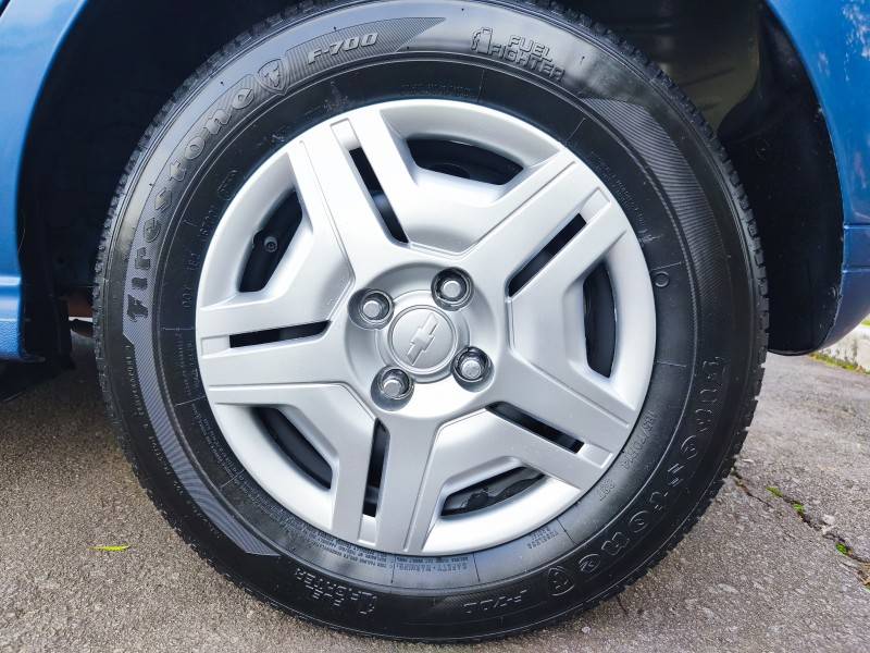 CHEVROLET - ONIX - 2015/2015 - Prata - R$ 46.900,00