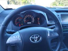 TOYOTA - HILUX - 2015/2015 - Prata - R$ 111.900,00