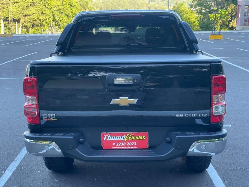 CHEVROLET - S10 - 2022/2022 - Preta - R$ 173.900,00