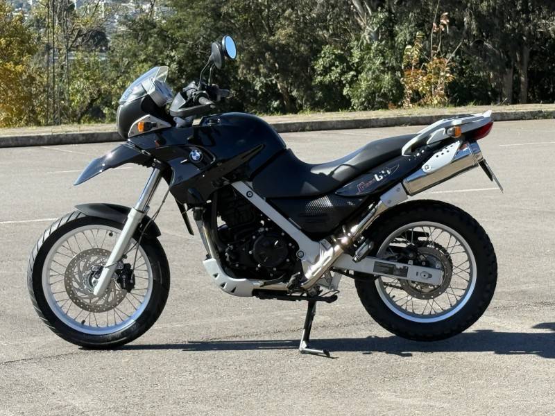 BMW - G 650 - 2011/2011 - Preta - R$ 21.900,00