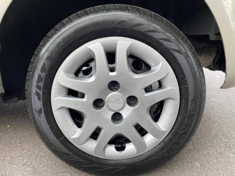 FORD - FIESTA - 2014/2014 - Dourada - R$ 31.900,00