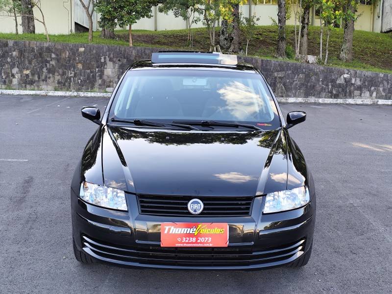 FIAT - STILO - 2005/2006 - Preta - R$ 28.900,00