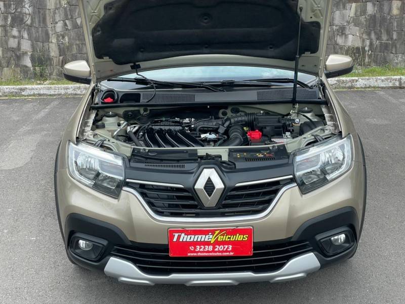 RENAULT - SANDERO - 2022/2022 - Dourada - R$ 66.900,00