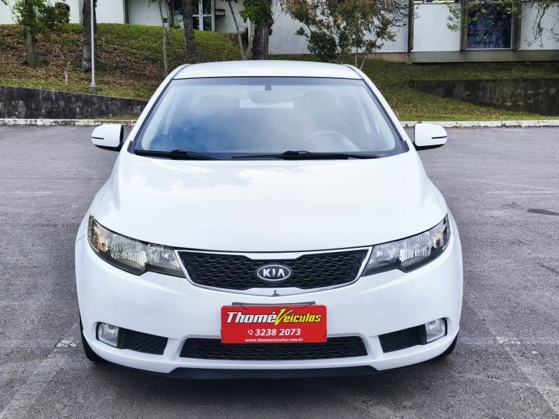 KIA MOTORS - CERATO - 2013/2013 - Branca - R$ 49.900,00