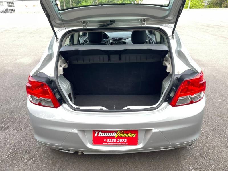 CHEVROLET - ONIX - 2018/2018 - Prata - R$ 48.900,00