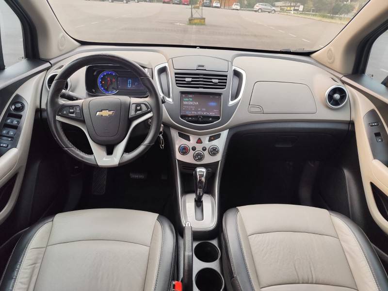 CHEVROLET - TRACKER - 2015/2015 - Prata - R$ 67.900,00
