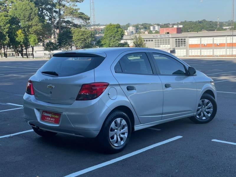 CHEVROLET - ONIX - 2019/2019 - Prata - R$ 52.900,00