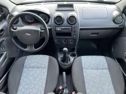 FORD - FIESTA - 2014/2014 - Dourada - R$ 31.900,00