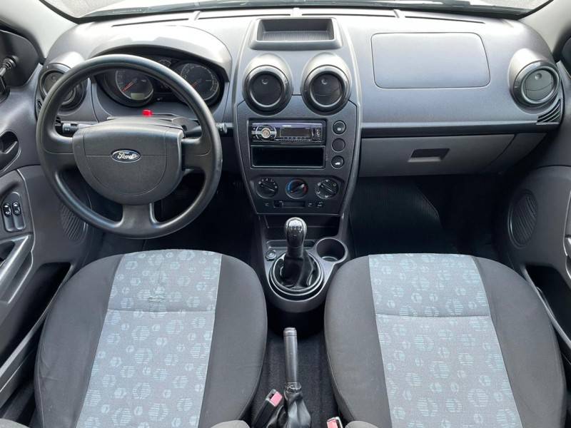 FORD - FIESTA - 2014/2014 - Dourada - R$ 31.900,00