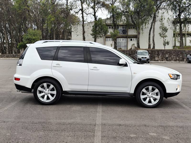 MITSUBISHI - OUTLANDER - 2011/2011 - Branca - R$ 59.900,00