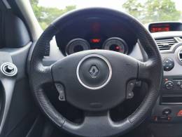 RENAULT - MÉGANE - 2011/2011 - Branca - R$ 34.900,00