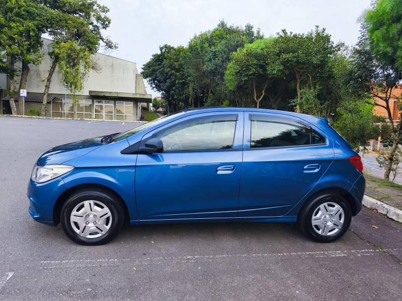 CHEVROLET - ONIX - 2015/2015 - Prata - R$ 46.900,00