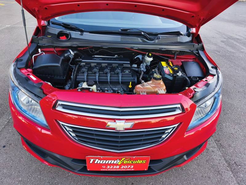 CHEVROLET - ONIX - 2014/2014 - Vermelha - R$ 51.900,00