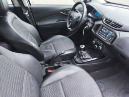 CHEVROLET - ONIX - 2018/2018 - Branca - R$ 59.900,00