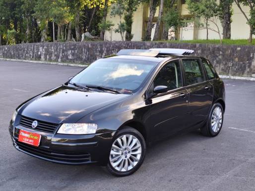 FIAT - STILO - 2005/2006 - Preta - R$ 28.900,00