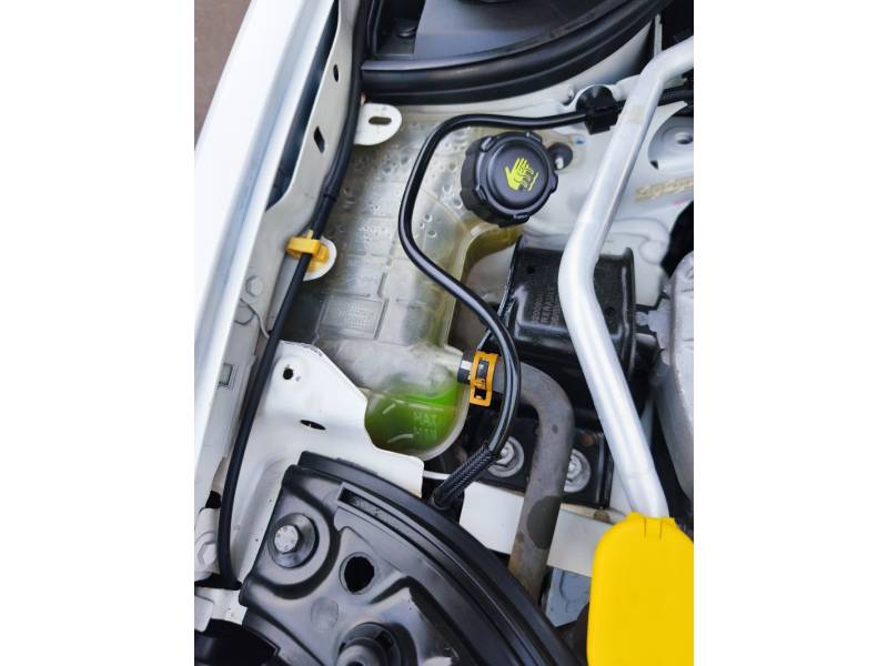 RENAULT - MÉGANE - 2011/2011 - Branca - R$ 34.900,00