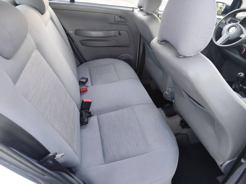 VOLKSWAGEN - FOX - 2009/2009 - Branca - R$ 29.900,00