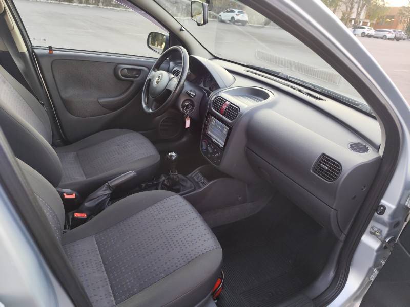 CHEVROLET - CORSA - 2009/2009 - Prata - R$ 29.900,00