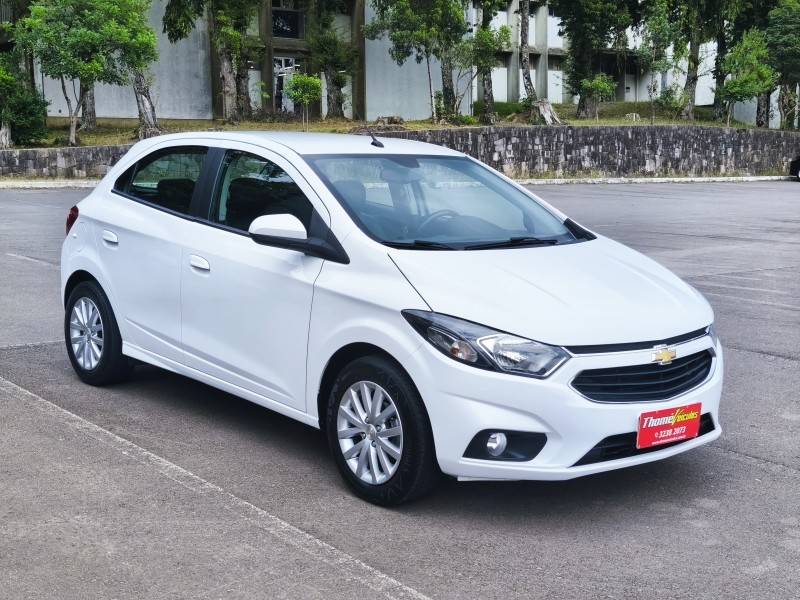 CHEVROLET - ONIX - 2018/2018 - Branca - R$ 63.900,00