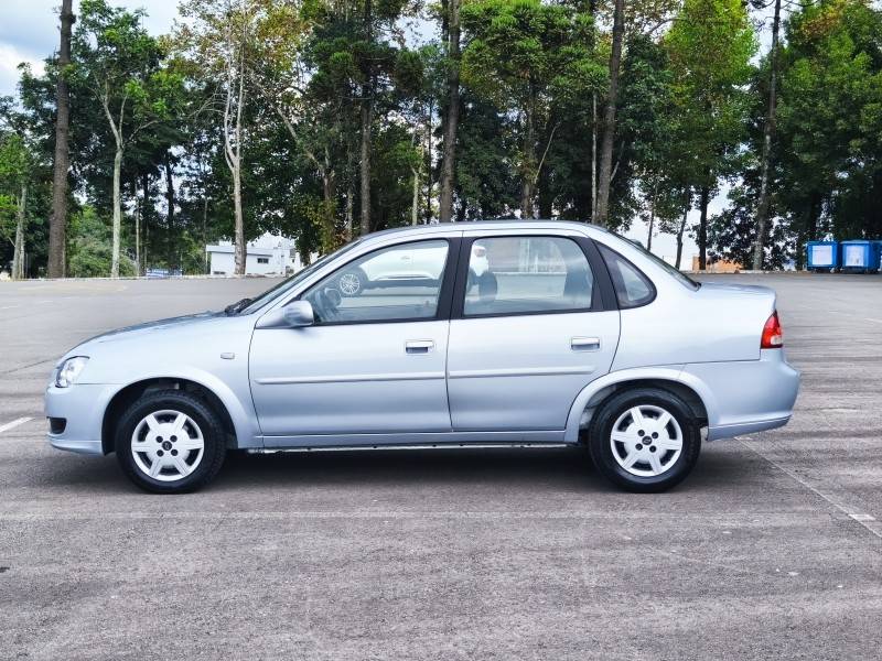 CHEVROLET - CLASSIC - 2013/2013 - Prata - R$ 29.900,00