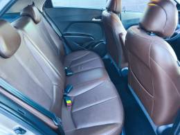 HYUNDAI - HB20X - 2017/2017 - Dourada - R$ 69.900,00