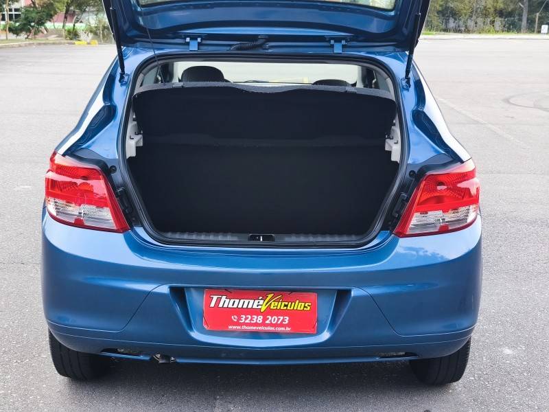 CHEVROLET - ONIX - 2015/2015 - Prata - R$ 46.900,00