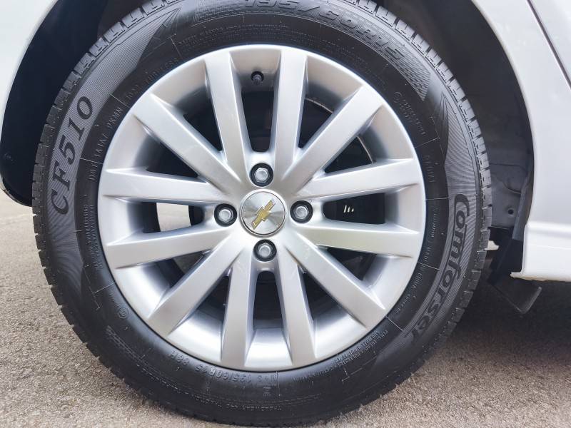 CHEVROLET - ONIX - 2018/2018 - Branca - R$ 63.900,00