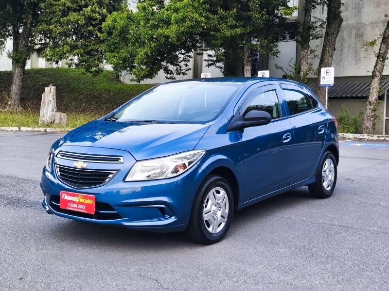 CHEVROLET - ONIX - 2015/2015 - Prata - R$ 46.900,00