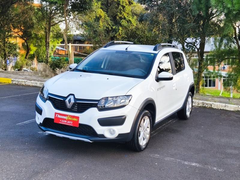 RENAULT - SANDERO - 2018/2018 - Branca - R$ 55.900,00