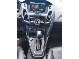 FORD - FOCUS - 2016/2016 - Vermelha - R$ 72.900,00