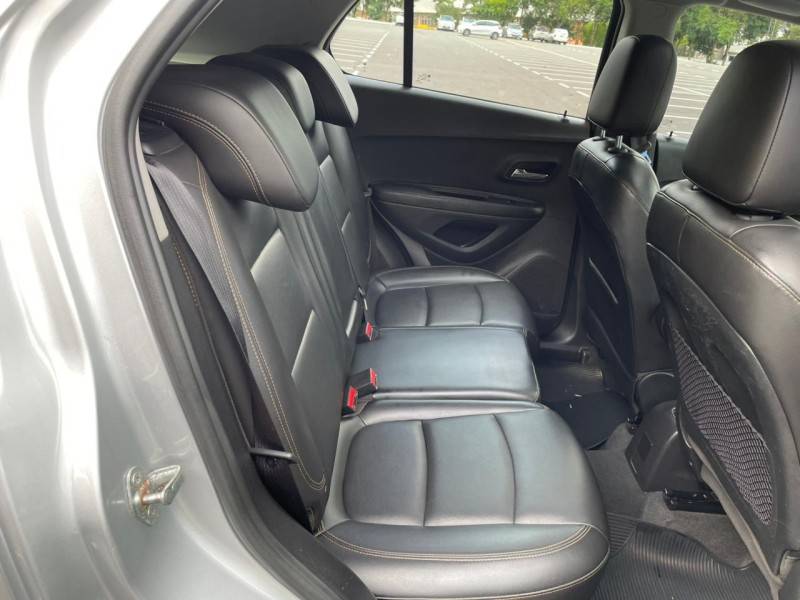 CHEVROLET - TRACKER - 2018/2018 - Prata - R$ 91.900,00