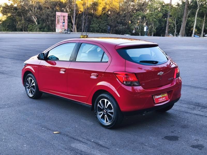 CHEVROLET - ONIX - 2014/2014 - Vermelha - R$ 51.900,00