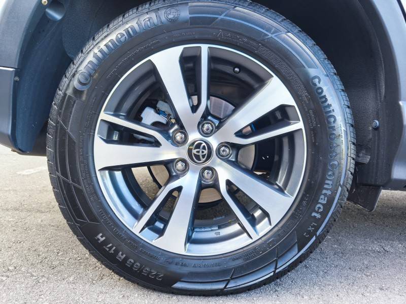 TOYOTA - RAV4 - 2018/2018 - Prata - R$ 119.900,00