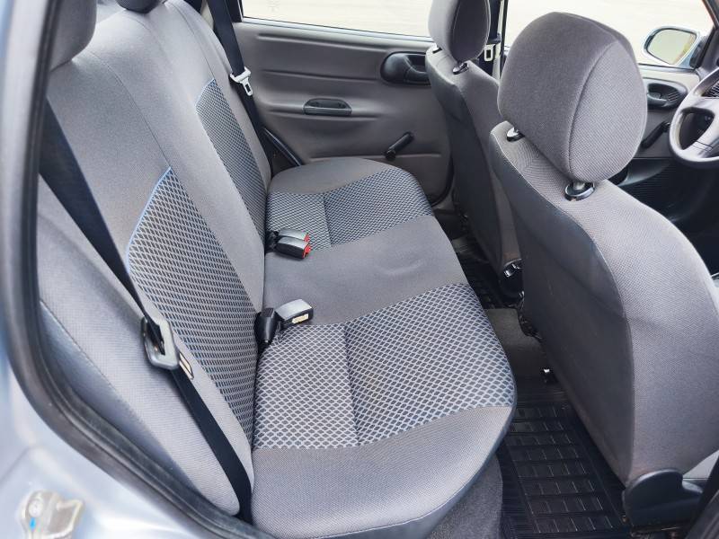 CHEVROLET - CLASSIC - 2013/2013 - Prata - R$ 29.900,00